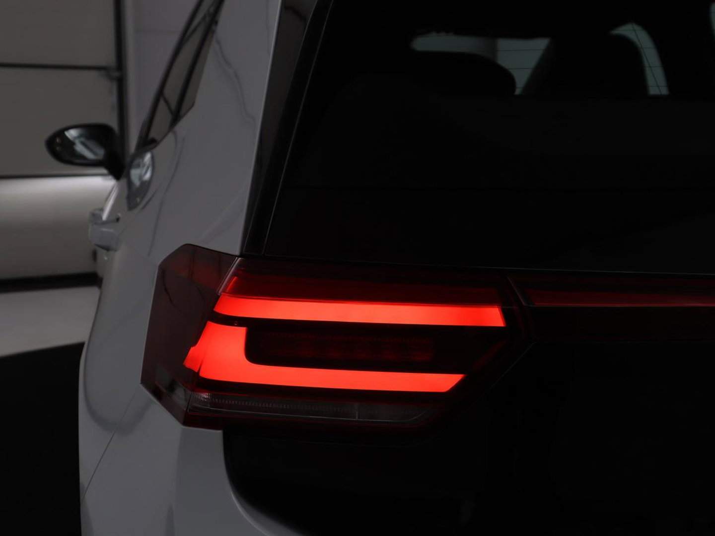 Volkswagen ID.3 Life 58 kWh | SOH 93.6% | Adaptive cruise | Stuur/stoel verwarming | Sfeerverlichting | Park assist | Carplay |