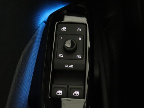 Volkswagen ID.3 Life 58 kWh | SOH 93.6% | Adaptive cruise | Stuur/stoel verwarming | Sfeerverlichting | Park assist | Carplay |