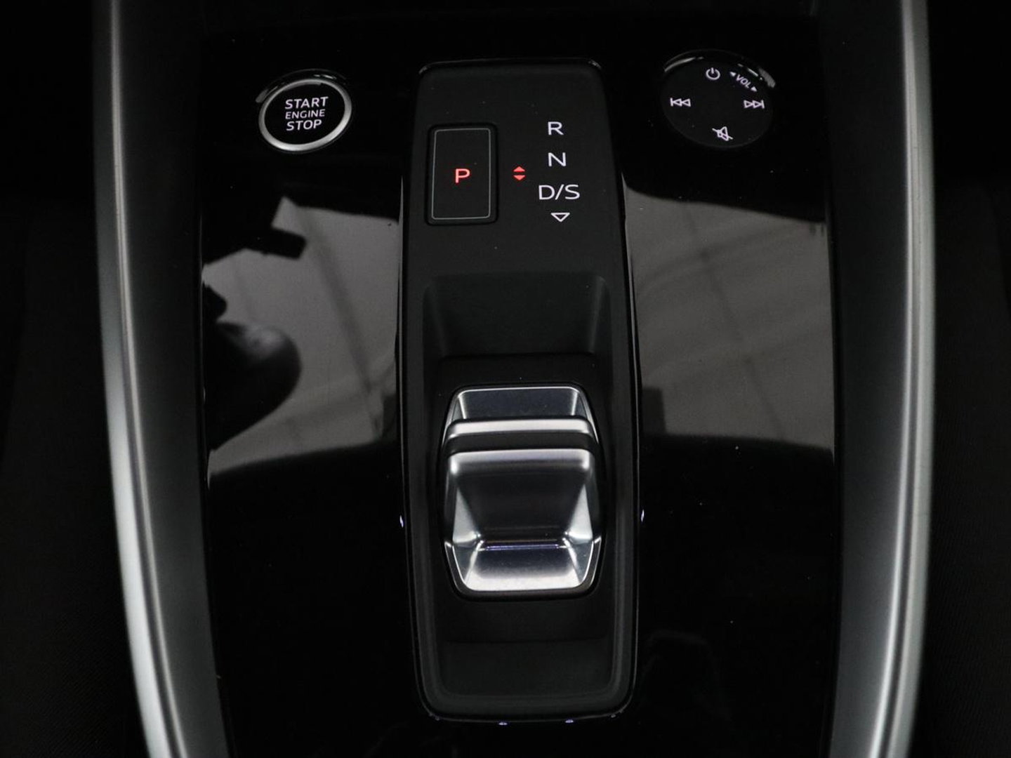 Audi A3 Sportback 30 TFSI Pro Line | Adaptive cruise | Camera | Carplay | Climate control | DAB | Virtual dashboard |