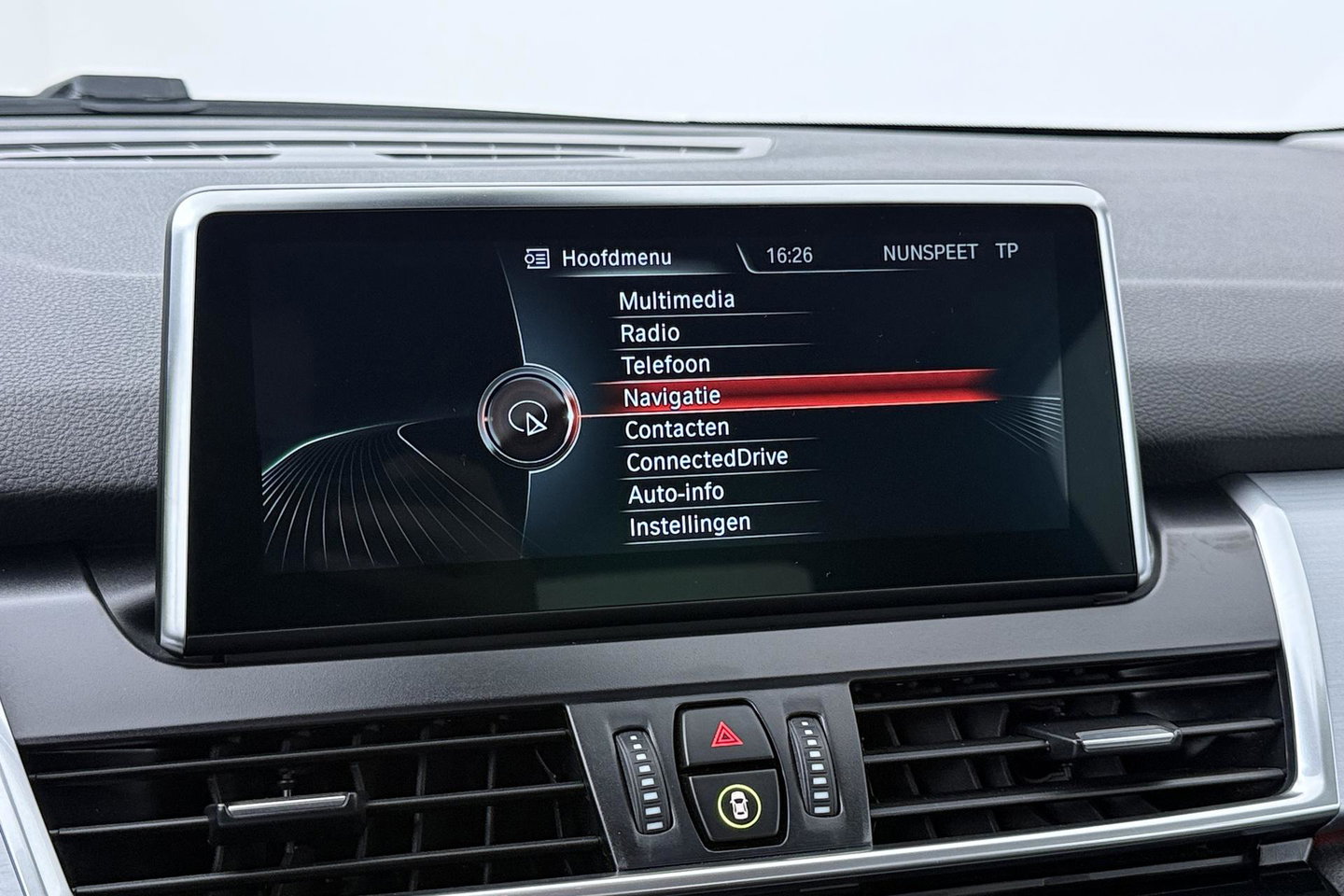 BMW 2 Serie Active Tourer 220i Centennial High Executive | Trekhaak | Head-Up | Keyless | Stoel+Stuurverwarming | Parkeerassistent | Leder | LED