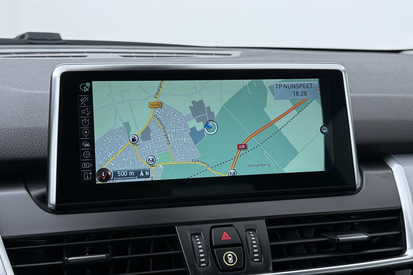 BMW 2 Serie Active Tourer 220i Centennial High Executive | Trekhaak | Head-Up | Keyless | Stoel+Stuurverwarming | Parkeerassistent | Leder | LED