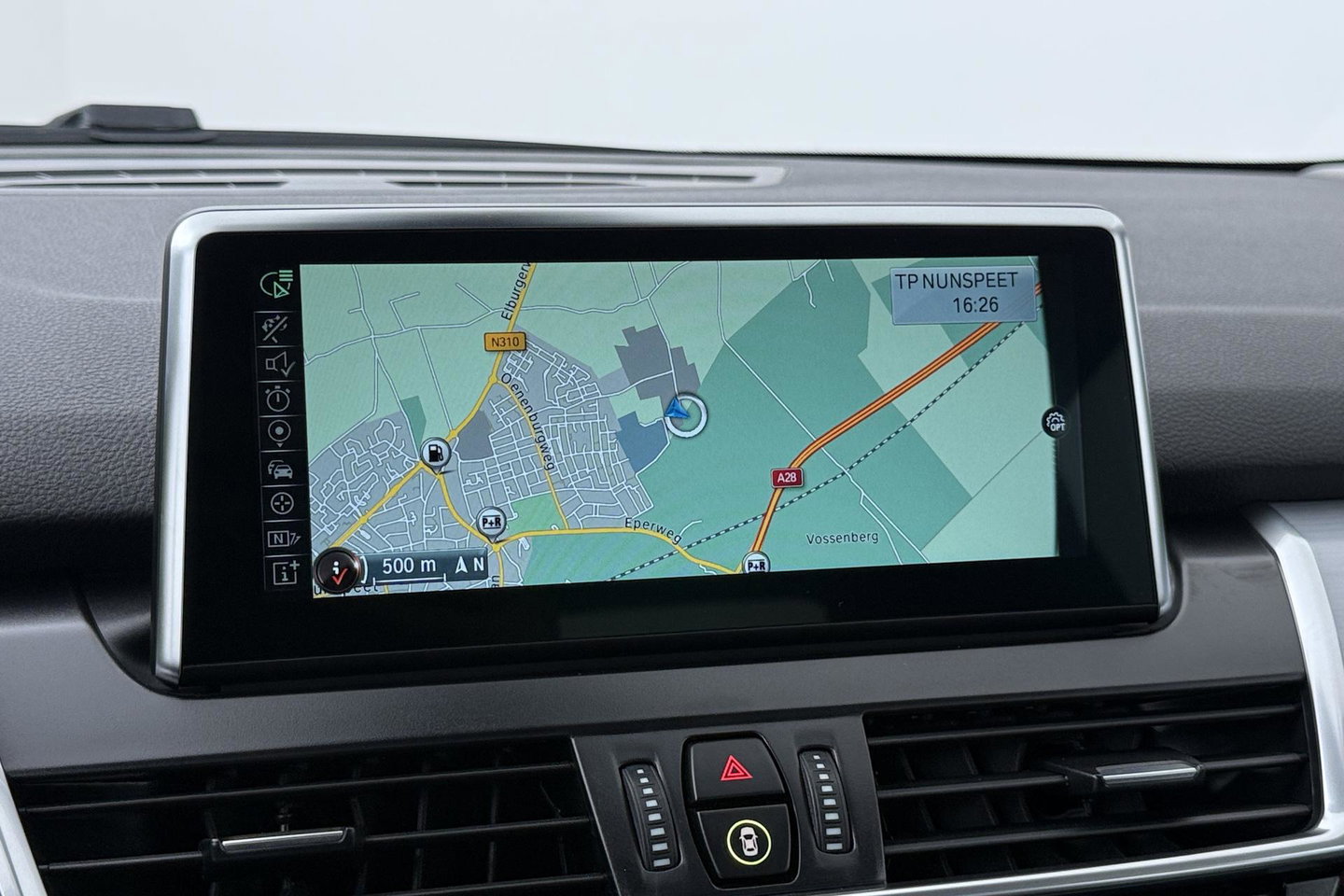 BMW 2 Serie Active Tourer 220i Centennial High Executive | Trekhaak | Head-Up | Keyless | Stoel+Stuurverwarming | Parkeerassistent | Leder | LED