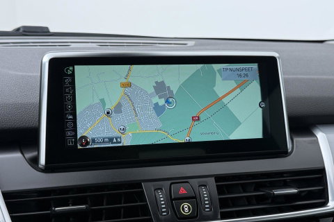 BMW 2 Serie Active Tourer 220i Centennial High Executive | Trekhaak | Head-Up | Keyless | Stoel+Stuurverwarming | Parkeerassistent | Leder | LED