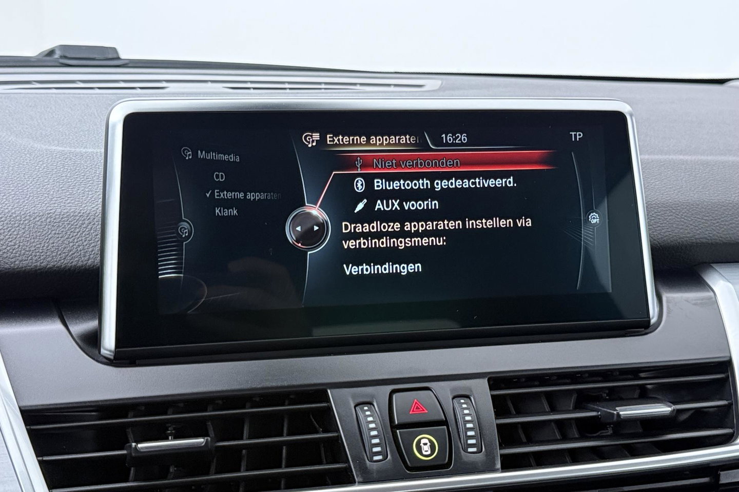 BMW 2 Serie Active Tourer 220i Centennial High Executive | Trekhaak | Head-Up | Keyless | Stoel+Stuurverwarming | Parkeerassistent | Leder | LED