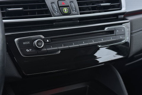 BMW 2 Serie Active Tourer 220i Centennial High Executive | Trekhaak | Head-Up | Keyless | Stoel+Stuurverwarming | Parkeerassistent | Leder | LED