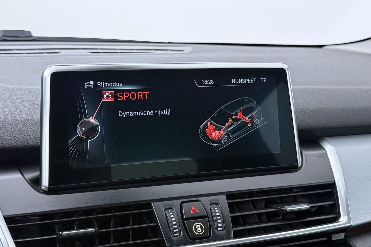 BMW 2 Serie Active Tourer 220i Centennial High Executive | Trekhaak | Head-Up | Keyless | Stoel+Stuurverwarming | Parkeerassistent | Leder | LED