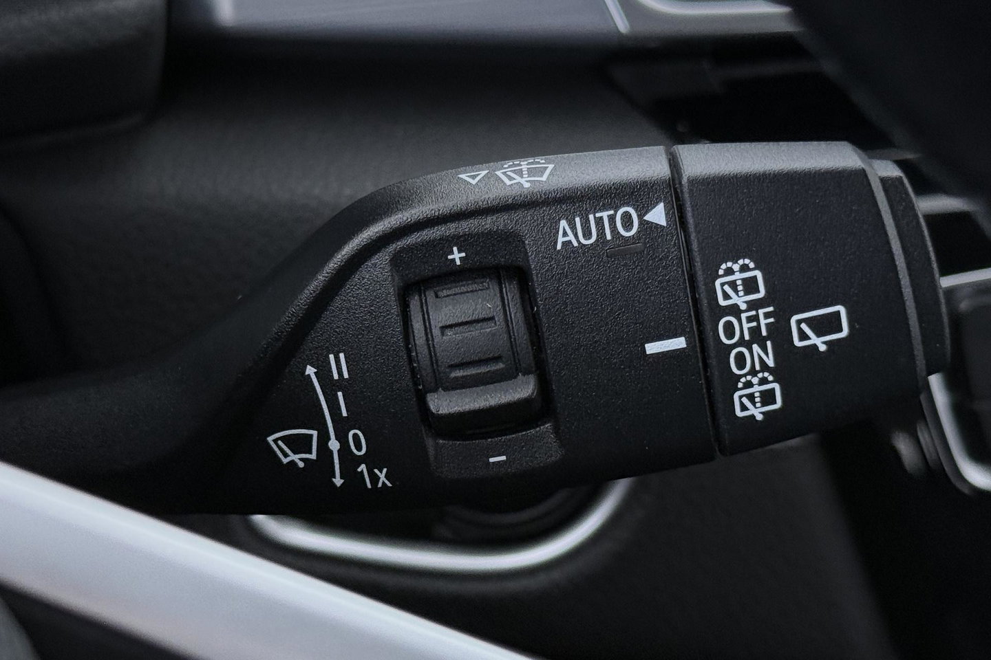 BMW 2 Serie Active Tourer 220i Centennial High Executive | Trekhaak | Head-Up | Keyless | Stoel+Stuurverwarming | Parkeerassistent | Leder | LED