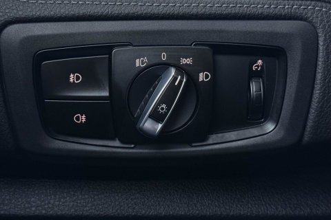 BMW 2 Serie Active Tourer 220i Centennial High Executive | Trekhaak | Head-Up | Keyless | Stoel+Stuurverwarming | Parkeerassistent | Leder | LED