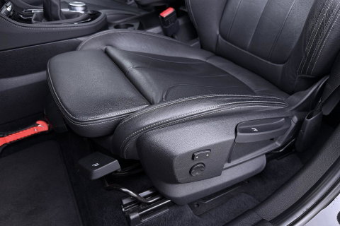BMW 2 Serie Active Tourer 220i Centennial High Executive | Trekhaak | Head-Up | Keyless | Stoel+Stuurverwarming | Parkeerassistent | Leder | LED