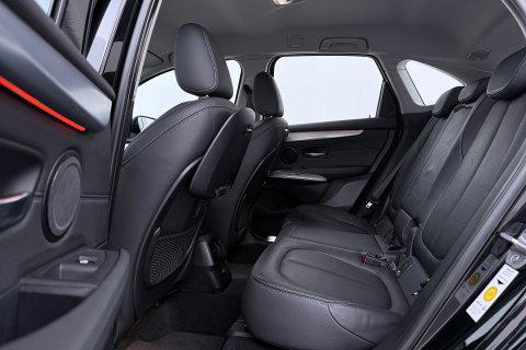 BMW 2 Serie Active Tourer 220i Centennial High Executive | Trekhaak | Head-Up | Keyless | Stoel+Stuurverwarming | Parkeerassistent | Leder | LED