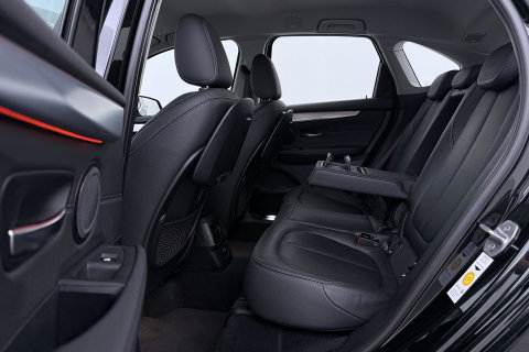 BMW 2 Serie Active Tourer 220i Centennial High Executive | Trekhaak | Head-Up | Keyless | Stoel+Stuurverwarming | Parkeerassistent | Leder | LED