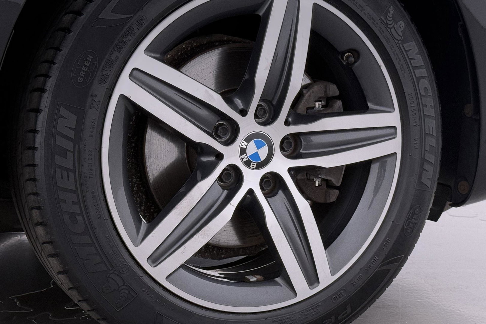 BMW 2 Serie Active Tourer 220i Centennial High Executive | Trekhaak | Head-Up | Keyless | Stoel+Stuurverwarming | Parkeerassistent | Leder | LED
