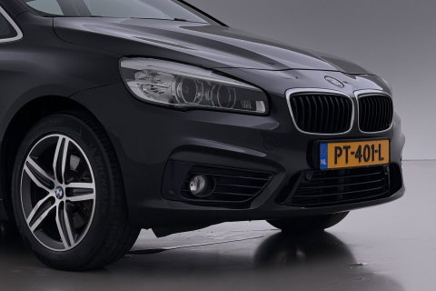 BMW 2 Serie Active Tourer 220i Centennial High Executive | Trekhaak | Head-Up | Keyless | Stoel+Stuurverwarming | Parkeerassistent | Leder | LED