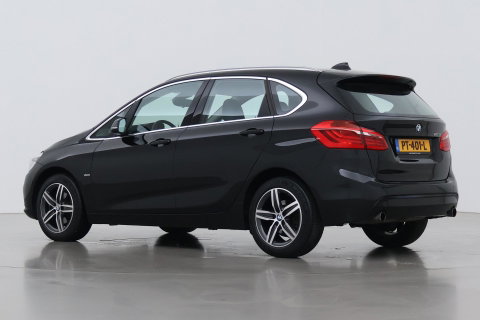 BMW 2 Serie Active Tourer 220i Centennial High Executive | Trekhaak | Head-Up | Keyless | Stoel+Stuurverwarming | Parkeerassistent | Leder | LED