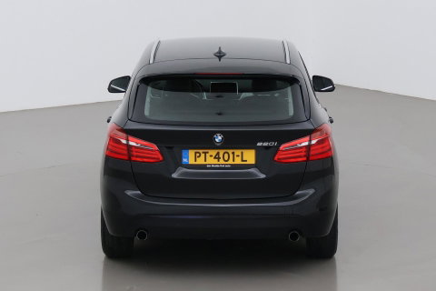 BMW 2 Serie Active Tourer 220i Centennial High Executive | Trekhaak | Head-Up | Keyless | Stoel+Stuurverwarming | Parkeerassistent | Leder | LED