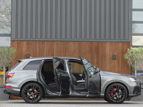 Audi Q7 60 TFSI e 456PK Competition / Bose / 22'' / LED / 360°