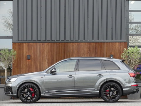 Audi Q7 60 TFSI e 456PK Competition / Bose / 22'' / LED / 360°