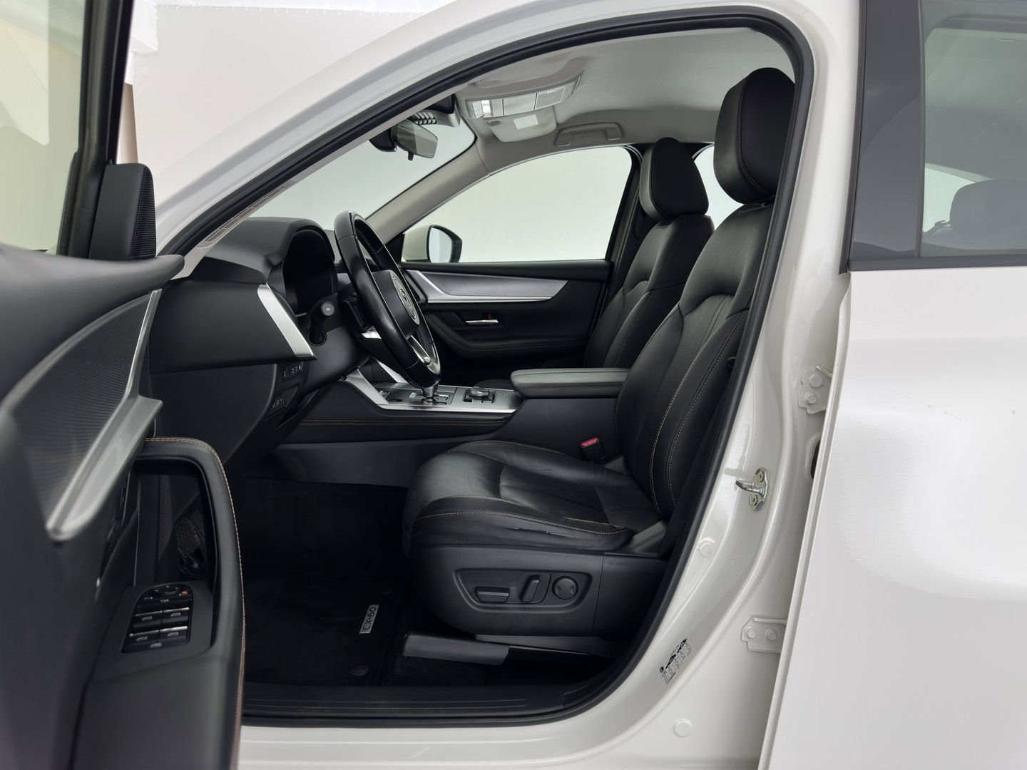 Mazda CX-60 2.5 e-SkyActiv PHEV Exclusive-Line [3-Fase] (Plug-in) (INCL.BTW) Aut. *LEATHER | HEAD-UP | FULL-LED | BLINDSPOT | HEATED/COOLD-COMFORTSEATS | MEMORY-PACK | DIGI-COCKPIT | KEYLESS | DAB | NAVI-FULLMAP | CAMERA | CARPLAY | SHIFTPADDLES*