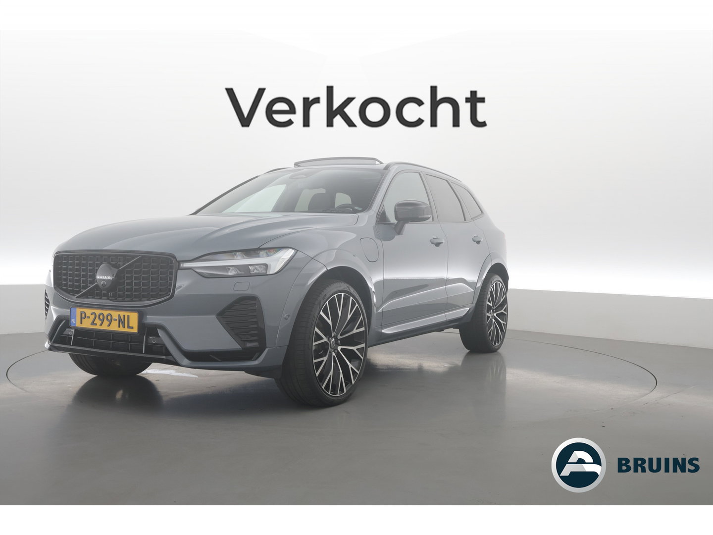 Volvo XC60 2.0 T6 Plug-in hybrid AWD R-Design Long Range | Luchtvering | Heico | Trekhaak | 360 camera | 22 inch | H&K Audio
