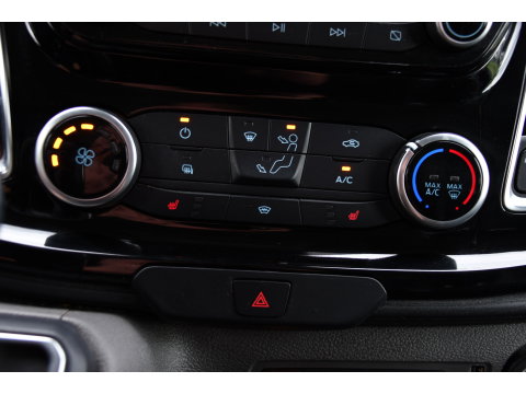Ford Transit Custom 280 2.0 TDCI L1H1 Black Edition Camera, Cruise, Carplay, 170pk, Automaat, Stoelverwarming, Trekhaak, Multimedia, Xenon, Uniek!