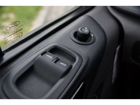 Ford Transit Custom 280 2.0 TDCI L1H1 Black Edition Camera, Cruise, Carplay, 170pk, Automaat, Stoelverwarming, Trekhaak, Multimedia, Xenon, Uniek!