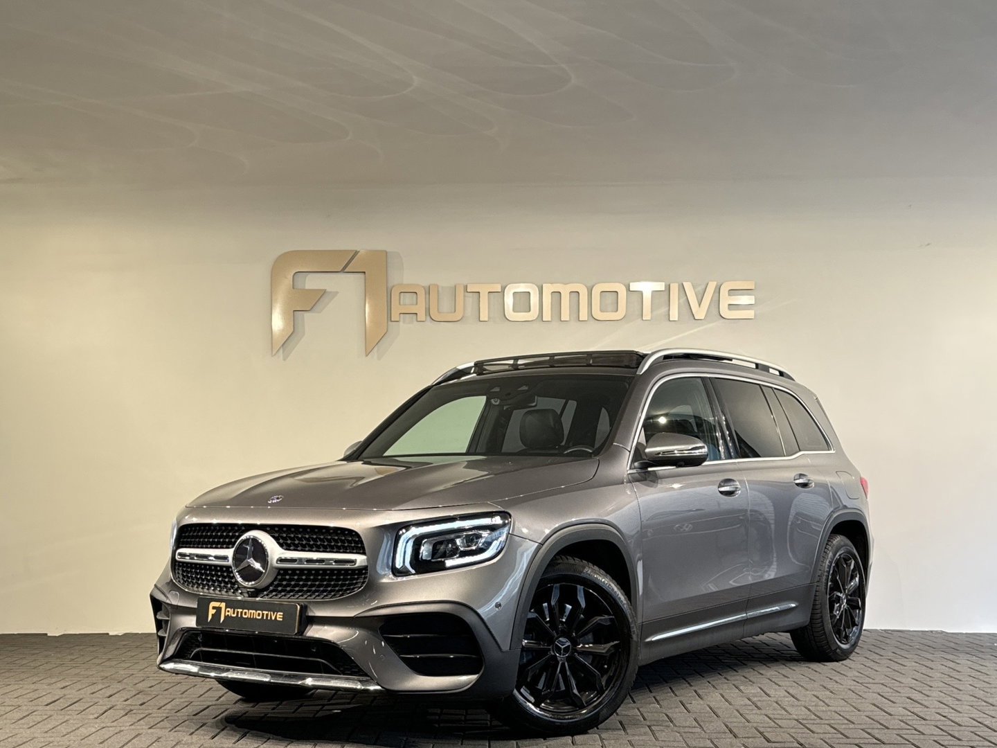 Mercedes-Benz GLB 250 AMG 4MATIC Pano|Sfeer|360 Camera|Stoelverwarming