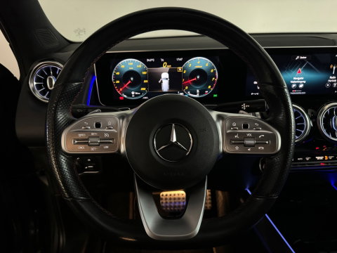 Mercedes-Benz GLB 250 AMG 4MATIC Pano|Sfeer|360 Camera|Stoelverwarming