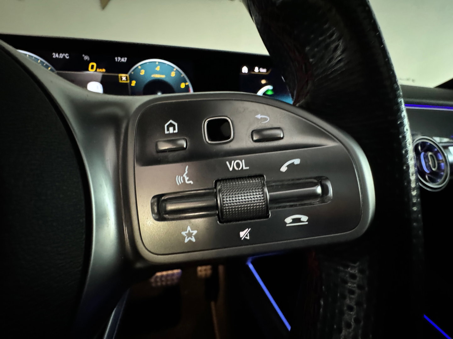 Mercedes-Benz GLB 250 AMG 4MATIC Pano|Sfeer|360 Camera|Stoelverwarming