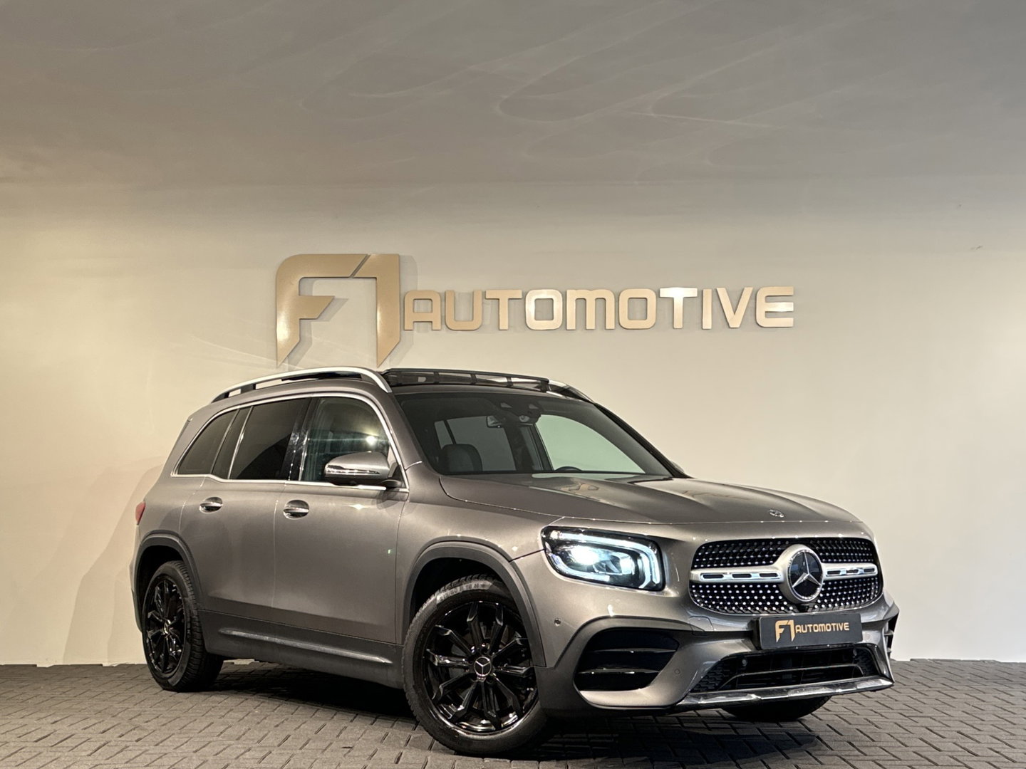 Mercedes-Benz GLB 250 AMG 4MATIC Pano|Sfeer|360 Camera|Stoelverwarming