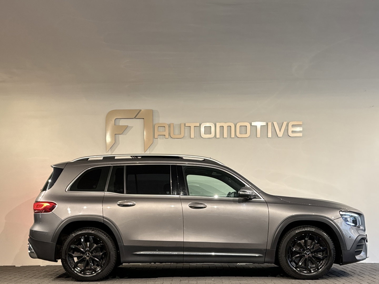 Mercedes-Benz GLB 250 AMG 4MATIC Pano|Sfeer|360 Camera|Stoelverwarming