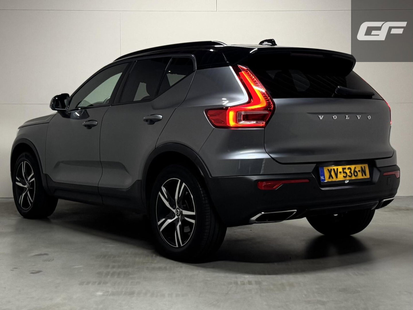 Volvo XC40 2.0 T4 R-Design Pano Leer Autopilot Camera Trekh. NAP