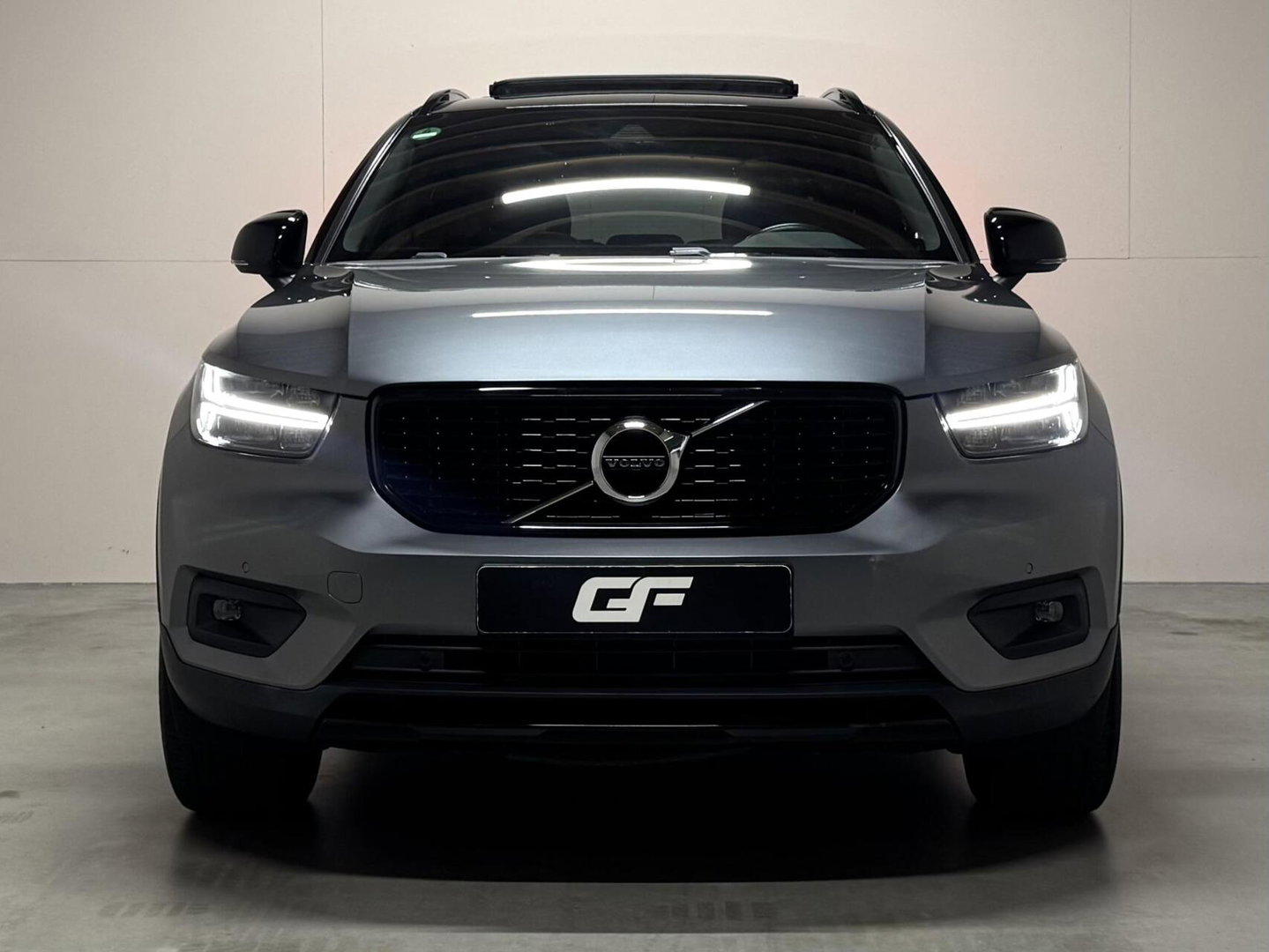 Volvo XC40 2.0 T4 R-Design Pano Leer Autopilot Camera Trekh. NAP