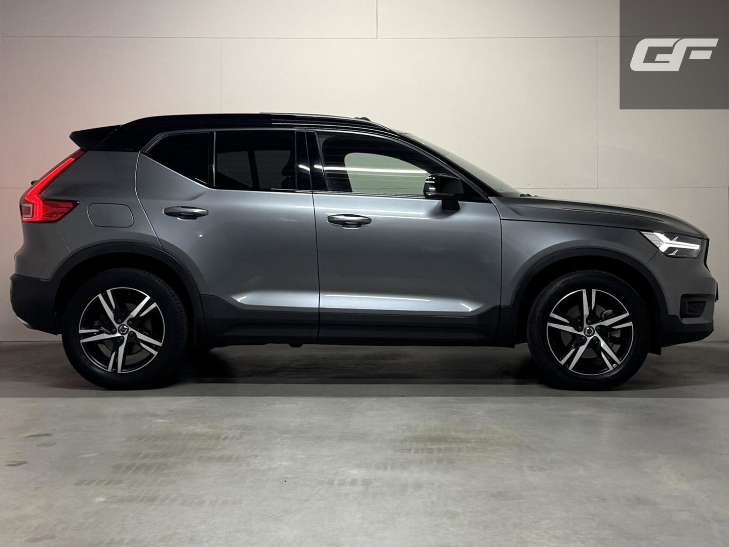 Volvo XC40 2.0 T4 R-Design Pano Leer Autopilot Camera Trekh. NAP