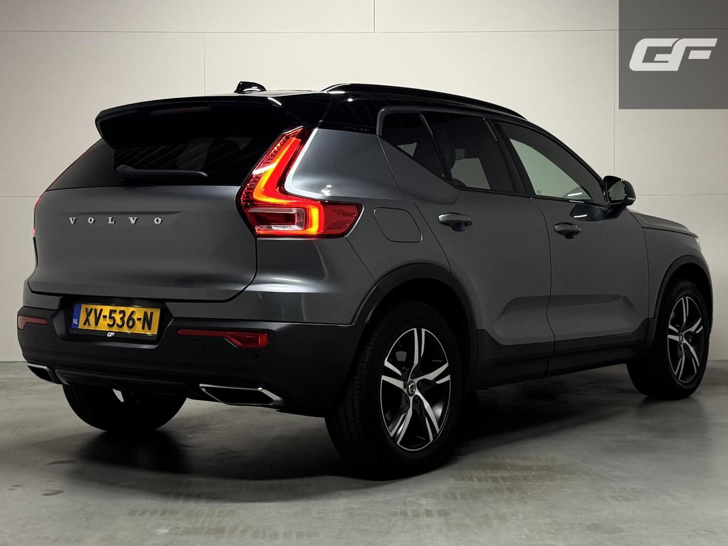 Volvo XC40 2.0 T4 R-Design Pano Leer Autopilot Camera Trekh. NAP