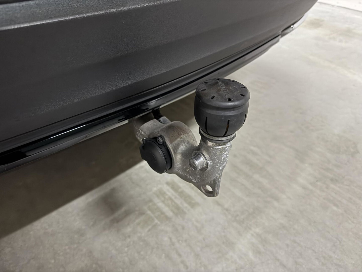 Volvo XC40 2.0 T4 R-Design Pano Leer Autopilot Camera Trekh. NAP
