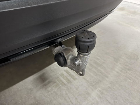 Volvo XC40 2.0 T4 R-Design Pano Leer Autopilot Camera Trekh. NAP