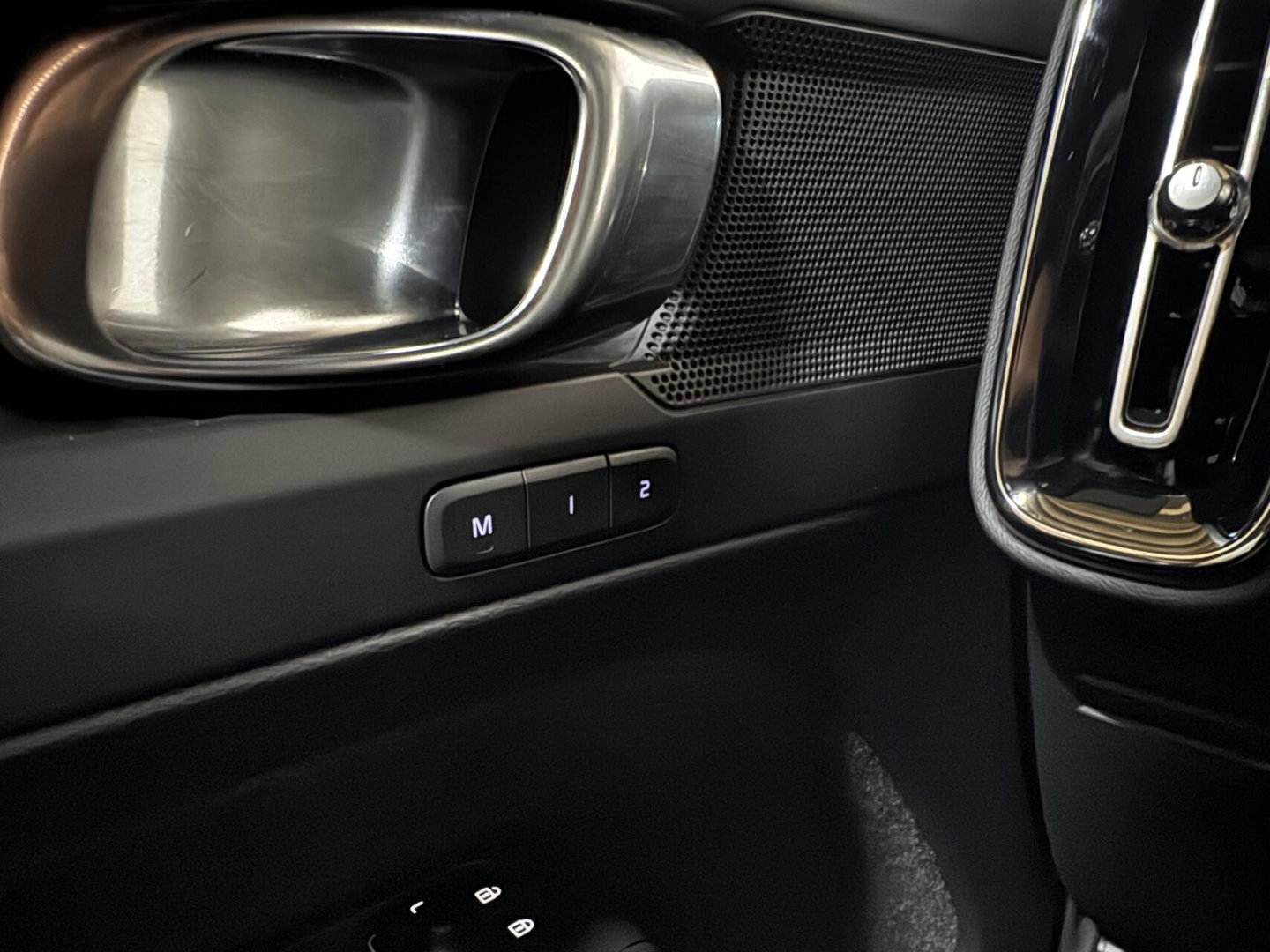 Volvo XC40 2.0 T4 R-Design Pano Leer Autopilot Camera Trekh. NAP