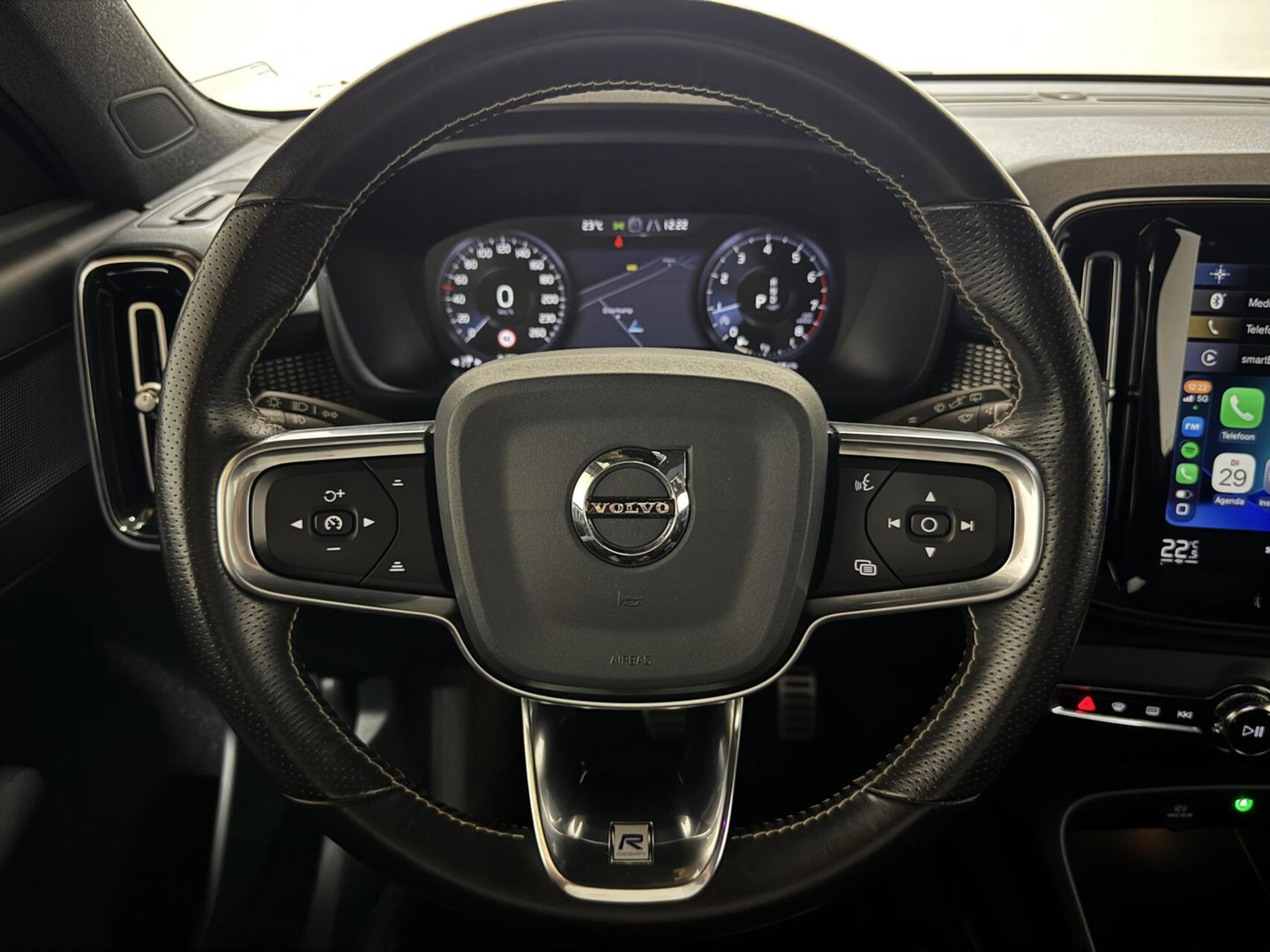 Volvo XC40 2.0 T4 R-Design Pano Leer Autopilot Camera Trekh. NAP