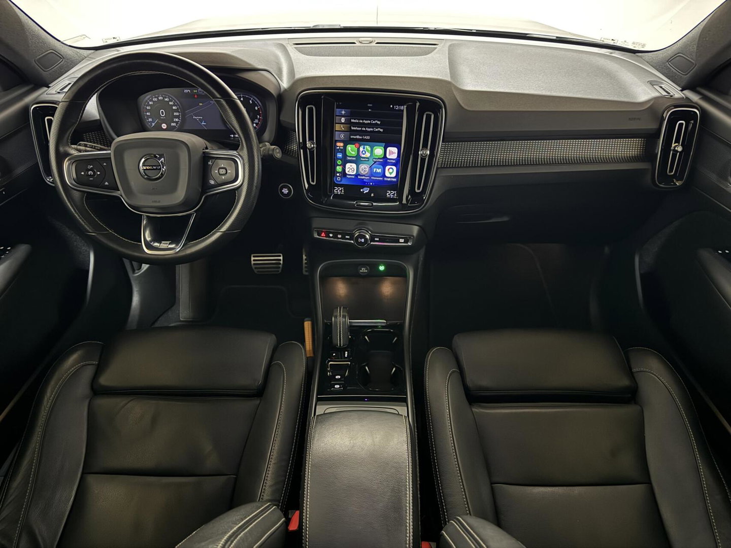 Volvo XC40 2.0 T4 R-Design Pano Leer Autopilot Camera Trekh. NAP