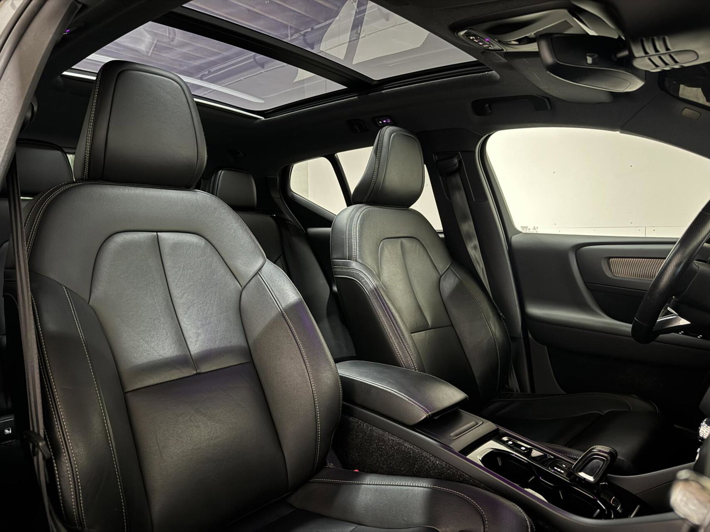 Volvo XC40 2.0 T4 R-Design Pano Leer Autopilot Camera Trekh. NAP
