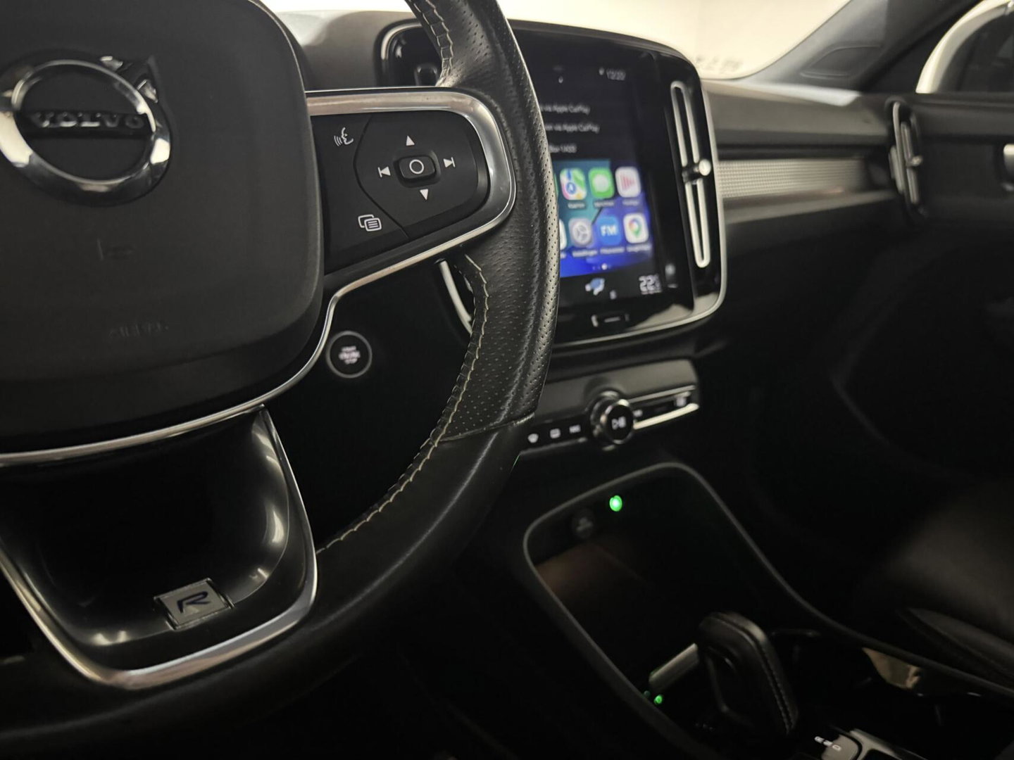 Volvo XC40 2.0 T4 R-Design Pano Leer Autopilot Camera Trekh. NAP