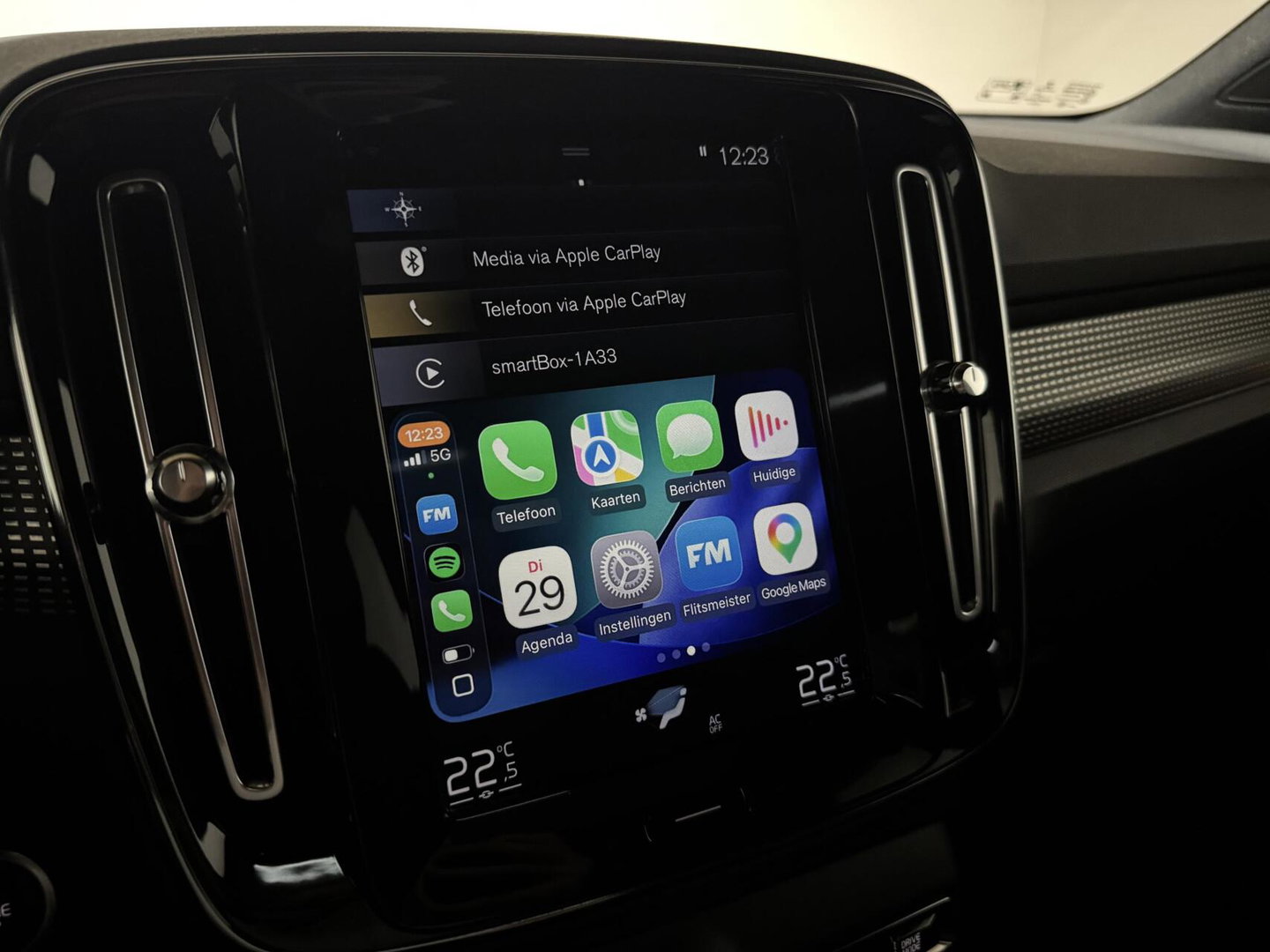 Volvo XC40 2.0 T4 R-Design Pano Leer Autopilot Camera Trekh. NAP