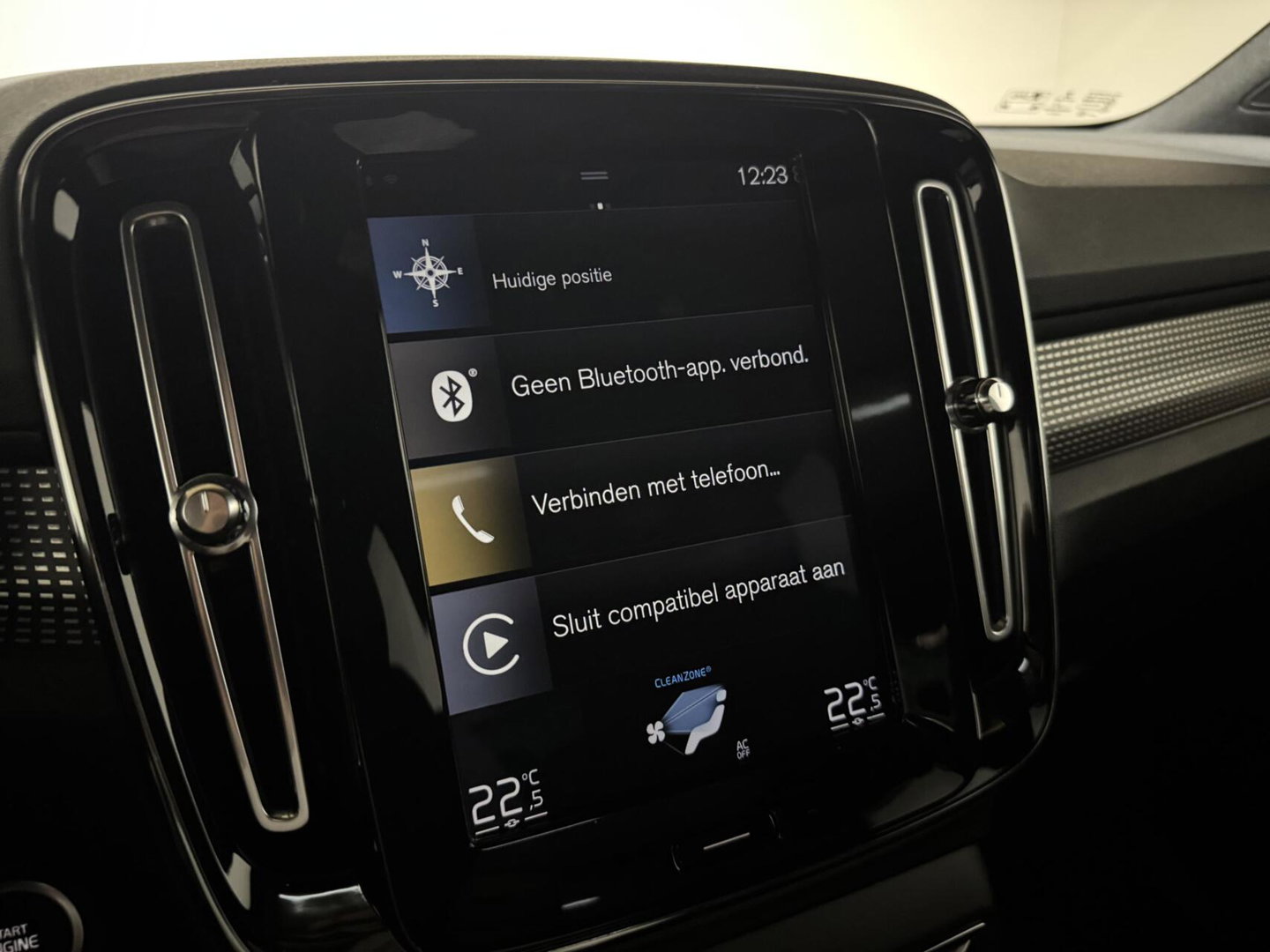 Volvo XC40 2.0 T4 R-Design Pano Leer Autopilot Camera Trekh. NAP