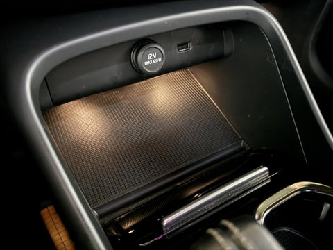 Volvo XC40 2.0 T4 R-Design Pano Leer Autopilot Camera Trekh. NAP