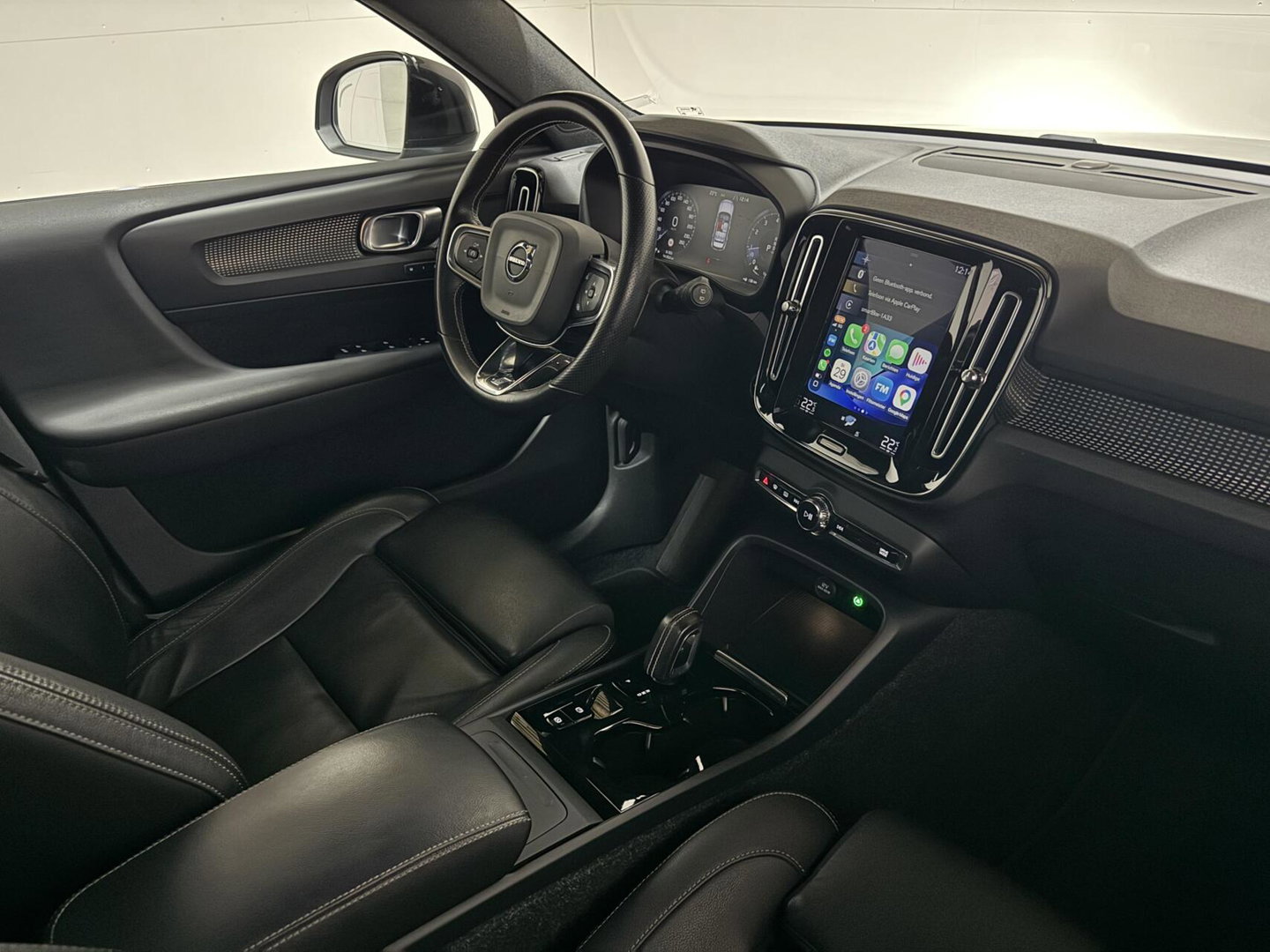 Volvo XC40 2.0 T4 R-Design Pano Leer Autopilot Camera Trekh. NAP