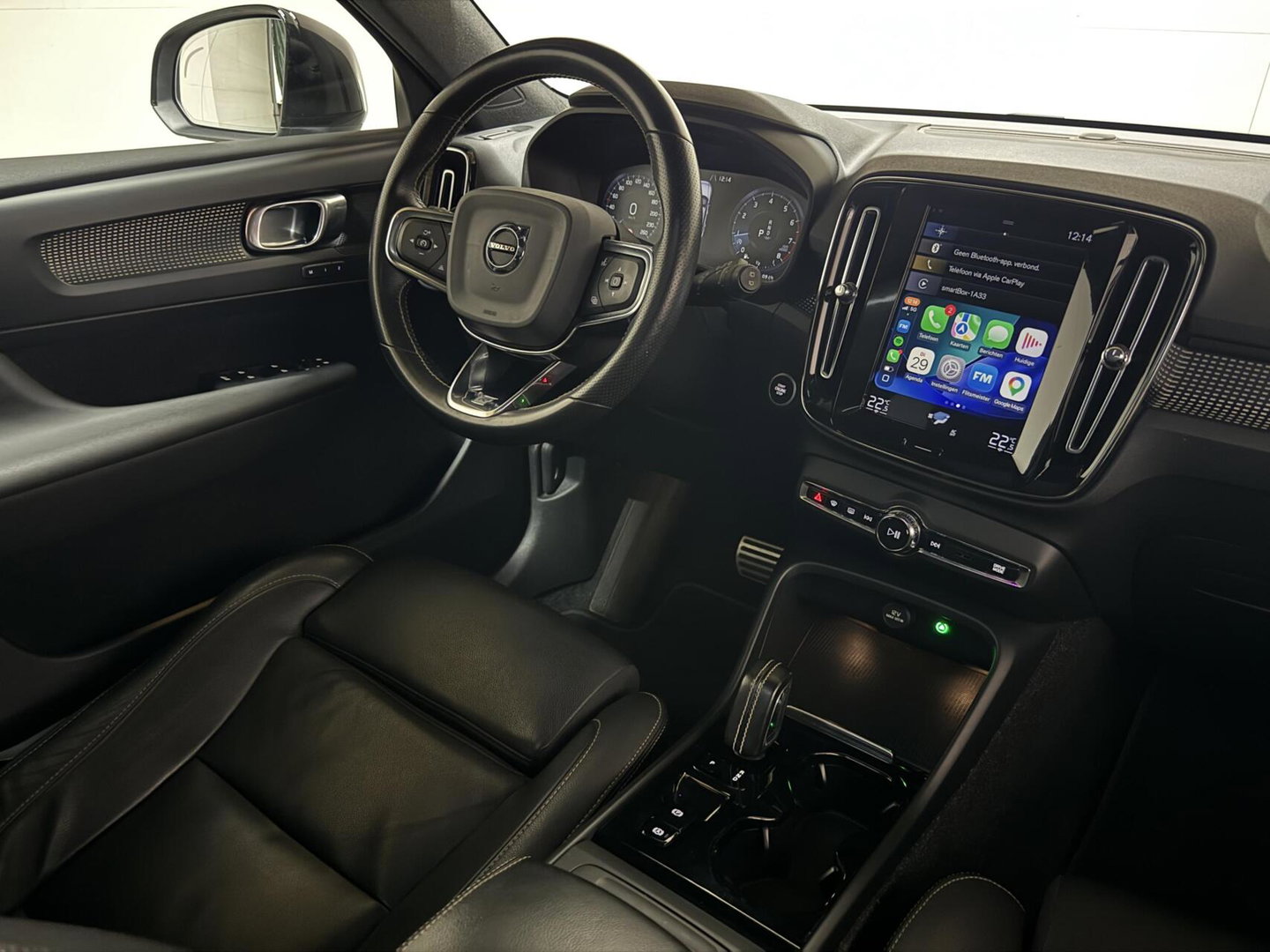 Volvo XC40 2.0 T4 R-Design Pano Leer Autopilot Camera Trekh. NAP