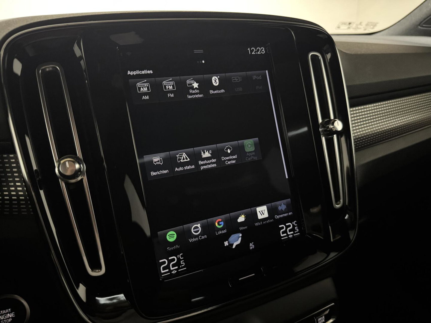 Volvo XC40 2.0 T4 R-Design Pano Leer Autopilot Camera Trekh. NAP