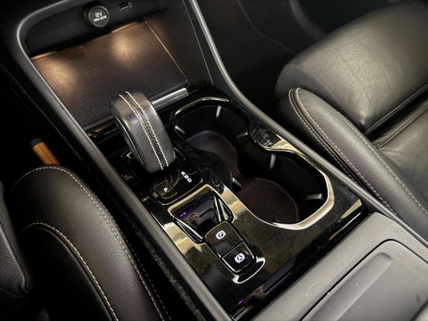 Volvo XC40 2.0 T4 R-Design Pano Leer Autopilot Camera Trekh. NAP