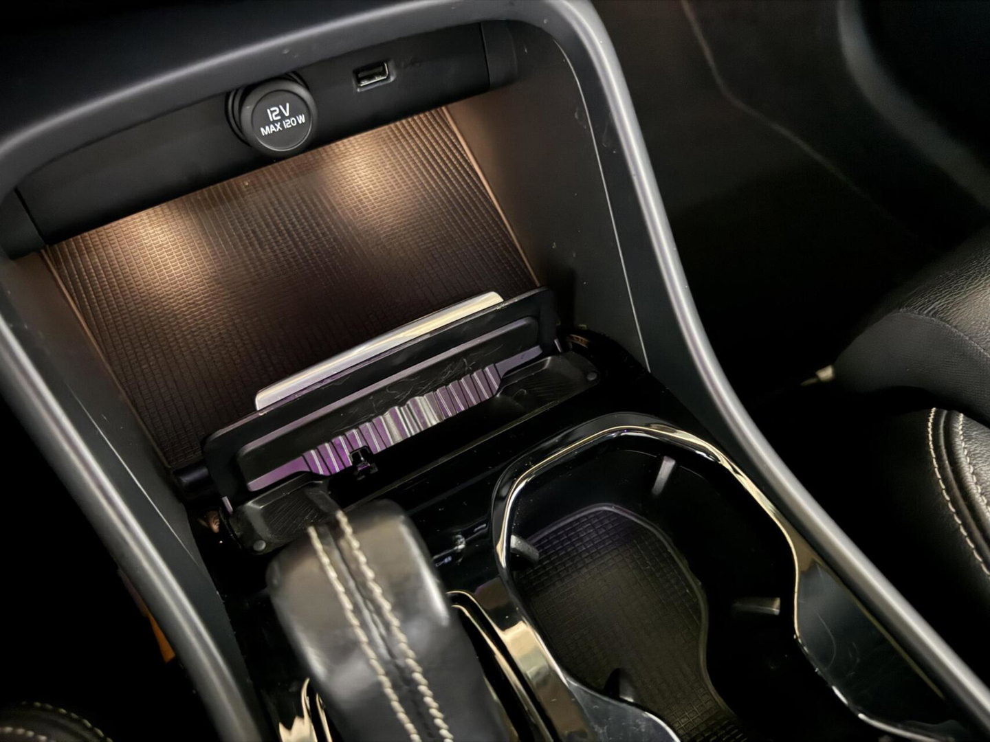 Volvo XC40 2.0 T4 R-Design Pano Leer Autopilot Camera Trekh. NAP