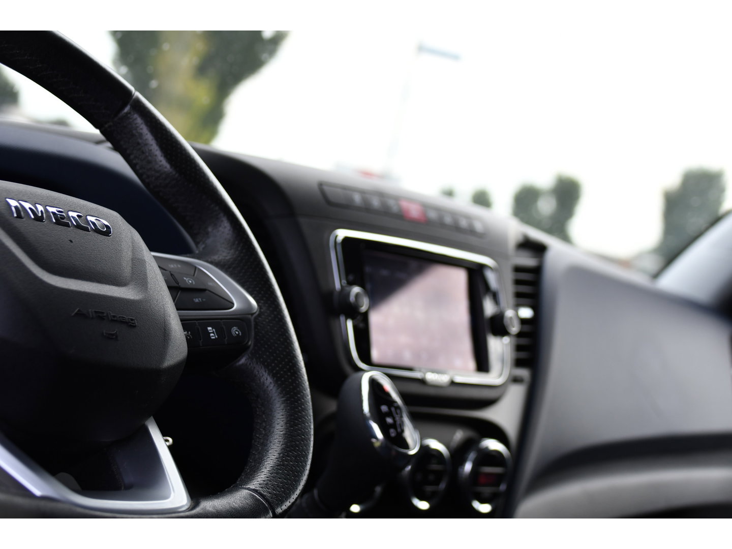 Iveco Daily 35C14V 2.3 352 H2 PB Edition Adaptieve Cruise, Camera, LED, Automaat, Clima, 3500kg Trekgewicht, Multimedia, Uniek!